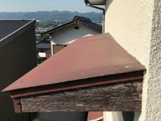 庇側面の木材の腐食